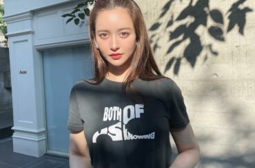 しふくさん

Tops&bag... @courreges 
Sandal... @zara 
Sunglasses... @andotherstories 
...