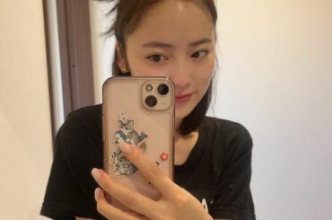 朝は寝癖がぴょんです
ケースのシールは甥っ子に貼ってもらいました︎︎...