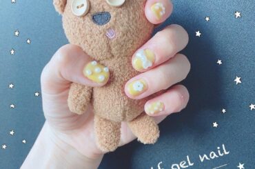 ・
・
・
またジェルネイルやってみました!!
今度は黄色です
すっかりハマってしまいました(≧ω≦)
楽しいです

#ジェルネイル
#黄色ネイル 
#下手っぴ...