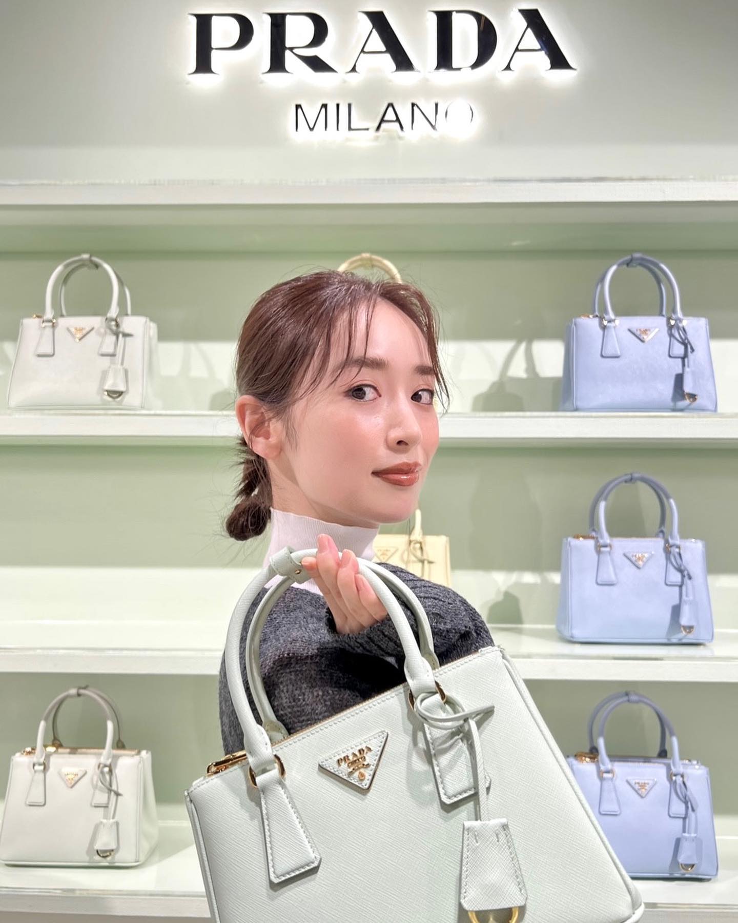 泉里香 Prada The Galleria Pradaのアイコンバッグのpopupstoreへ行ってきました パステルカラーでつつまれた空間に並ぶバッグがたまらない可 Moe Zine
