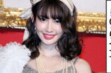 AKB48小嶋陽菜、ミニドレス姿でガーターちらり　レトロヴィンテージで“大人なハロウィーン”