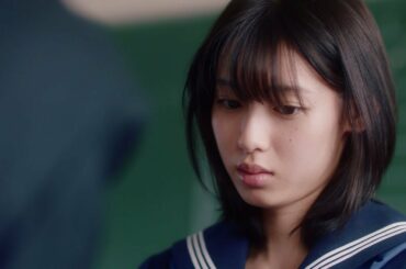 back numberの名曲「クリスマスソング」で涙　CM美少女・白石聖が恋する女子高生を熱演