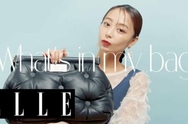 宇垣美里の“ちょっぴりオタク”なバッグの中身を拝見｜what's in my bag｜ ELLE Japan