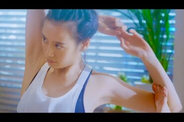 吉田志織、肌を脱ぐ。ヘルシーな魅力を披露／資生堂ローラ メルシエCM+メイキング