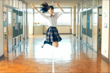 テイク20回超！　国民的美少女・高橋ひかる、ミニスカで“制服ダンス”披露　『チオビタ』WEBムービー「チオビタエール・ダンス　伝えたかった気持ち篇」