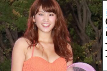 久松郁実、エスニックテイストの最新水着ファッションで魅了　100人の水着読者とナイトプール開き