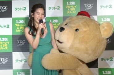 セクシードレスの筧美和子、テッドのセクハラに動じず　映画『テッド2』ブルーレイ＆DVD発売記念イベント
