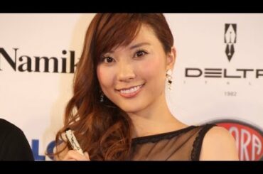 山岸舞彩「繊細な女性になりたい」　 「万年筆ベストコーディネイト賞2013」授賞式