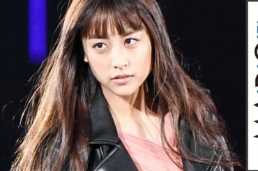 山本美月、ドッキリ！シースルースカートでランウエー　黒×ピンクの甘辛コーデで　「TGC2017A／W」