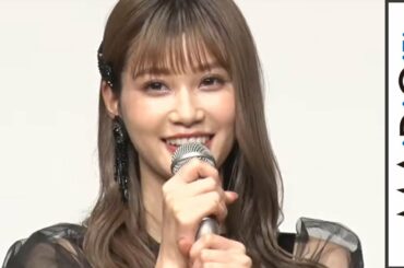 “めるる”生見愛瑠、胸元シースルーの魔女っ子ドレス姿が可愛すぎ！　「Witch′s Pouch」新CM発表会