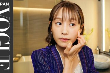 高橋愛「これが私！」という隠しすぎない肌作りと盛りメイクを披露。| Beauty Secrets | VOGUE JAPAN