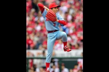 衣笠梨代アナウンサーが始球式。衣笠祥雄氏と同じ背番号３！