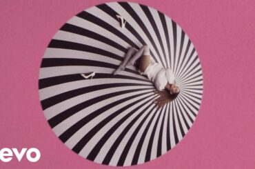 Ariana Grande ft. Iggy Azalea - Problem (Official Video)