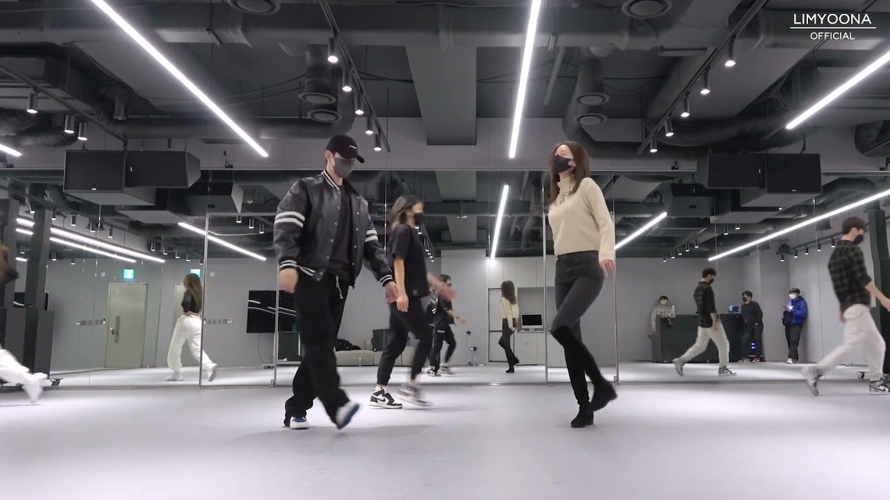 YOONA & Junho – 'Señorita' dance practice video YOONA & Junho - 'Señorita' dance practice video