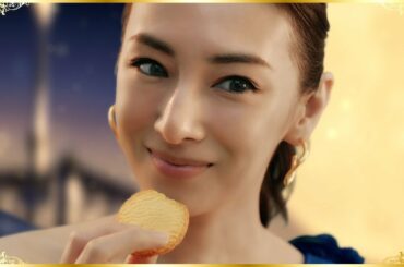 北川景子、“月の女神”降臨!?　豪華ドレスで美脚チラリ　森永ビスケット「ムーンライト」新CM「月の女神」編＆メーキング