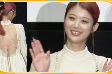 馬場ふみか、美背中あらわなドレス姿　役作りの苦労も語る　映画「ひとりぼっちじゃない」舞台あいさつ＜東京国際映画祭＞