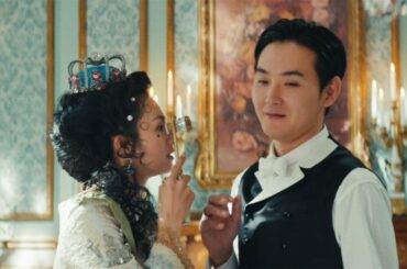 松田龍平、満島ひかりに“ガン見”されタジタジ!?　UQ mobile「UQUEEN」新CM「パーティー」編