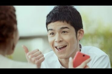 筧美和子、てっちゃんとCM初共演　「メルカリ」CM　「お土産だった」編