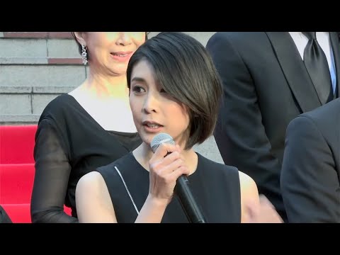 竹内結子、貫地谷しほりらがドレッシーな装いで『ミス・シャーロック』プレミアに登場 竹内結子、貫地谷しほりらがドレッシーな装いで『ミス・シャーロック』プレミアに登場