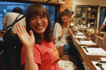 広瀬アリス、勢い余って扉に激突＆まさかのライス大盛に赤面！　ハプニング収めた「失恋めし」メーキング映像