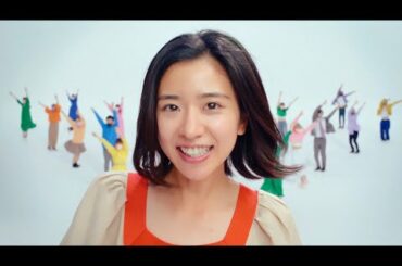 黒島結菜、キュートなダンスを披露！　ワンピース姿で“ミュージカル風CM”に出演(CM iSDGマスク ／黒島結菜)