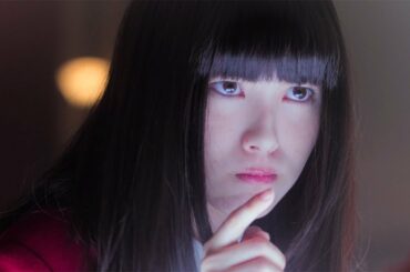 浜辺美波の「めっ！」が可愛すぎる！乃木坂46・伊藤万理華、福原遥らも登場　「映画 賭ケグルイ」予告編が解禁