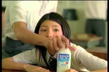 2009年頃のCM 川島海荷 カルピスウォーター カラダにピース CALPIS