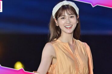 生見愛瑠、“大胆肩出し”眩しい笑顔で会場を魅了✨【GirlsAward 2022 SPRING/SUMMER】