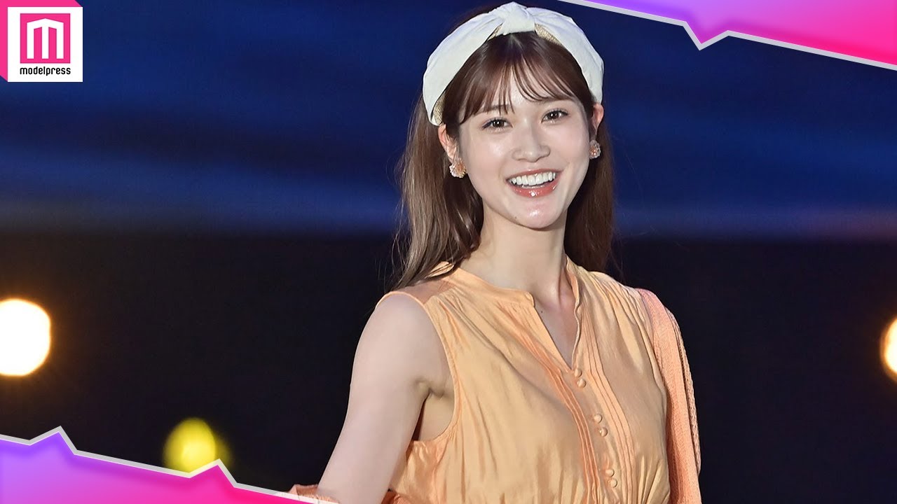 生見愛瑠、“大胆肩出し”眩しい笑顔で会場を魅了✨【GirlsAward 2022 SPRING/SUMMER】 生見愛瑠、“大胆肩出し”眩しい笑顔で会場を魅了✨【GirlsAward 2022 SPRING/SUMMER】