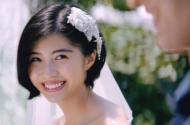 佐久間由衣、幸せいっぱいの笑顔でキス＆ハグ　ゼクシィ新CM公開