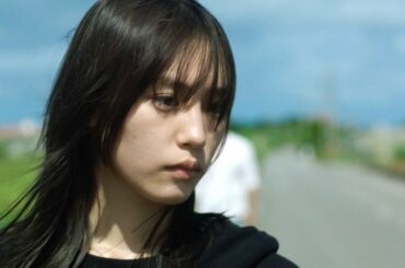 南沙良、道を歩く女と男の不可思議な関係／映画『沙良ちゃんの休日』予告編（MIRRORLIAR FILMS）