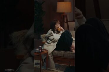 BAR Pomum（バー・ポームム）  『スマホ時間』篇 15秒 サントリー