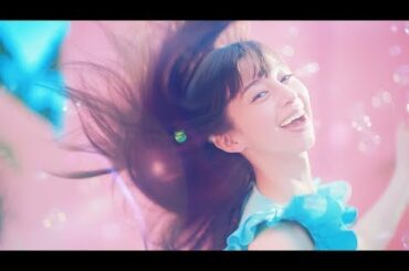 中条あやみのはじける笑顔とサラサラ髪がまぶしい！花王ピュアン新CM「コラボ」篇