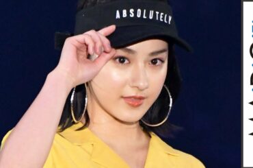 平祐奈、超ミニワンピでキュートに脚見せ　シースルースカートでクールな姿も