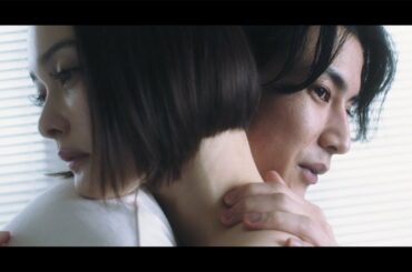 松本穂香＆玉城ティナ＆渡邊圭祐、きわどいシーン満載!?　映画「恋のいばら」劇場マナー動画
