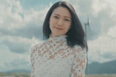 二階堂ふみ、品良く肌見せ！　緑の道を気分良く歩く　東急不動産 環境先進CM「どこよりも早く」編