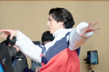 賀来賢人がキレキレダンス！南沙良はパンくわえながら全力疾走　「ソフトバンク」新CMメーキング映像が公開