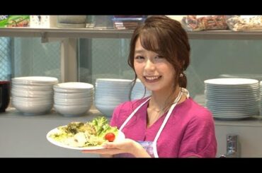 宇垣美里、透明エプロン姿でクッキング