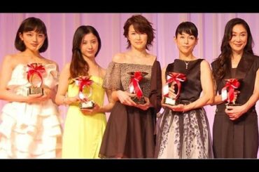 吉高由里子、川口春奈らが『第25回 日本ジュエリー ベストドレッサー』受賞