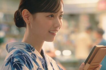 西野七瀬の艶っぽい浴衣姿にドキッ！　神木隆之介、思わずデレデレに　au「意識高すぎ！高杉くん」新CM「大抽選会」編