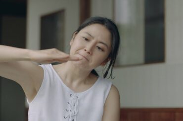 長澤まさみ、CMで関西弁と変顔を披露　「海街diary」スタッフが再集結　KINCHO「虫コナーズ」新CM