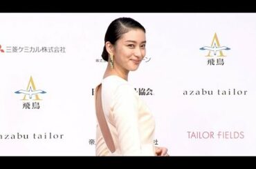 武井咲、出産後初の公の場