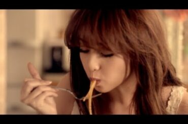 沢尻エリカ、CMで"ドカ食い"披露