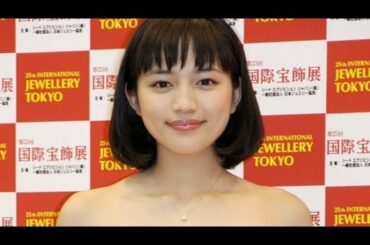 川口春奈、髪を20センチばっさりでさっぱり