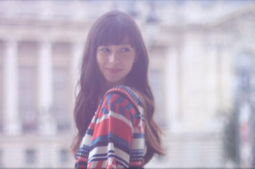 中条あやみ、人生初のパリでシャネルを纏う。スペシャルムービーを公開！｜ハーパーズ バザー（Harper's BAZAAR）公式
