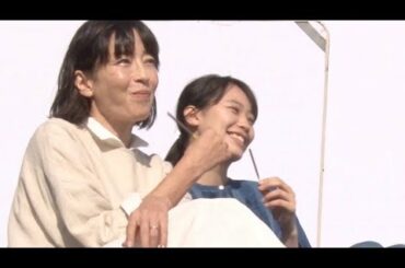 宮沢りえ＆南沙良が親子に！仲良しハグをリクエスト／グリコ「ポッキー」CMメイキング