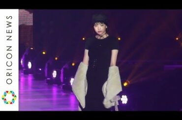 松井愛莉、ブラックドレスで大人の色気【関コレ2017AW】