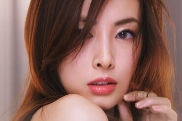 北川景子、反則技の笑顔とあでやかな唇披露　「エスプリーク」新CM