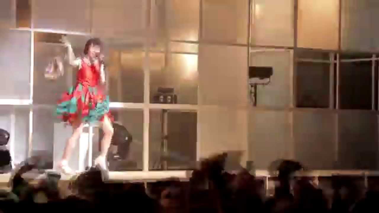 武藤彩未 「RUN RUN RUN」 from DEBUT LIVE “BIRTH” 武藤彩未 「RUN RUN RUN」 from DEBUT LIVE "BIRTH"