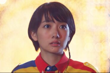 波瑠＆西島秀俊「あんま見つ詰めんなよ、照れるだろっ」／映画『オズランド 笑顔の魔法おしえます。』予告編